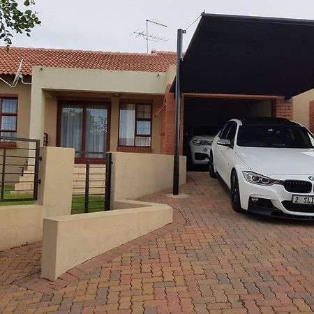 Plush Private Home Polokwane Exterior foto